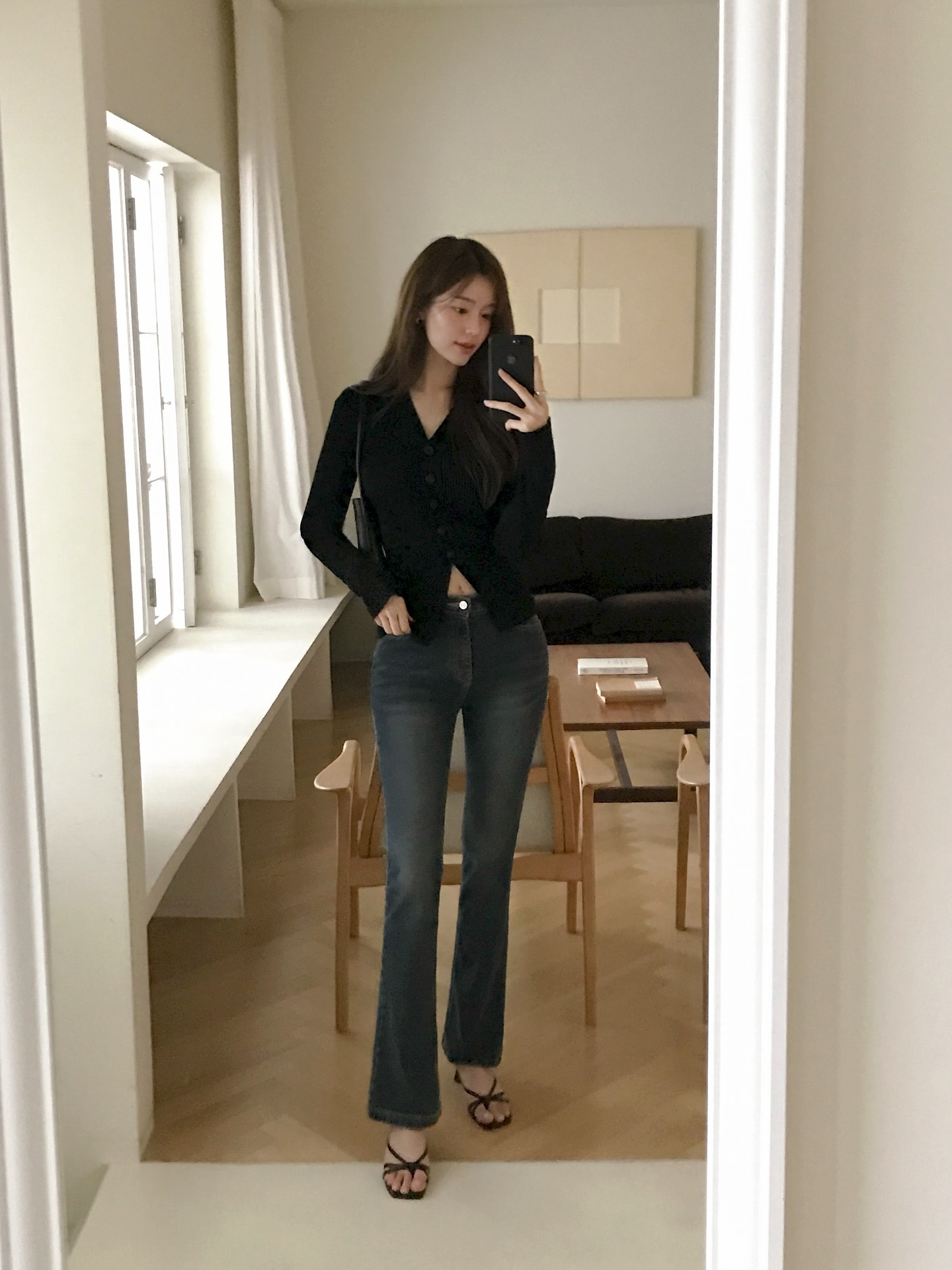 Giày đi với quần jeans: Phải chọn đúng 5 kiểu này thì mới sành điệu từng centimet - Ảnh 10.