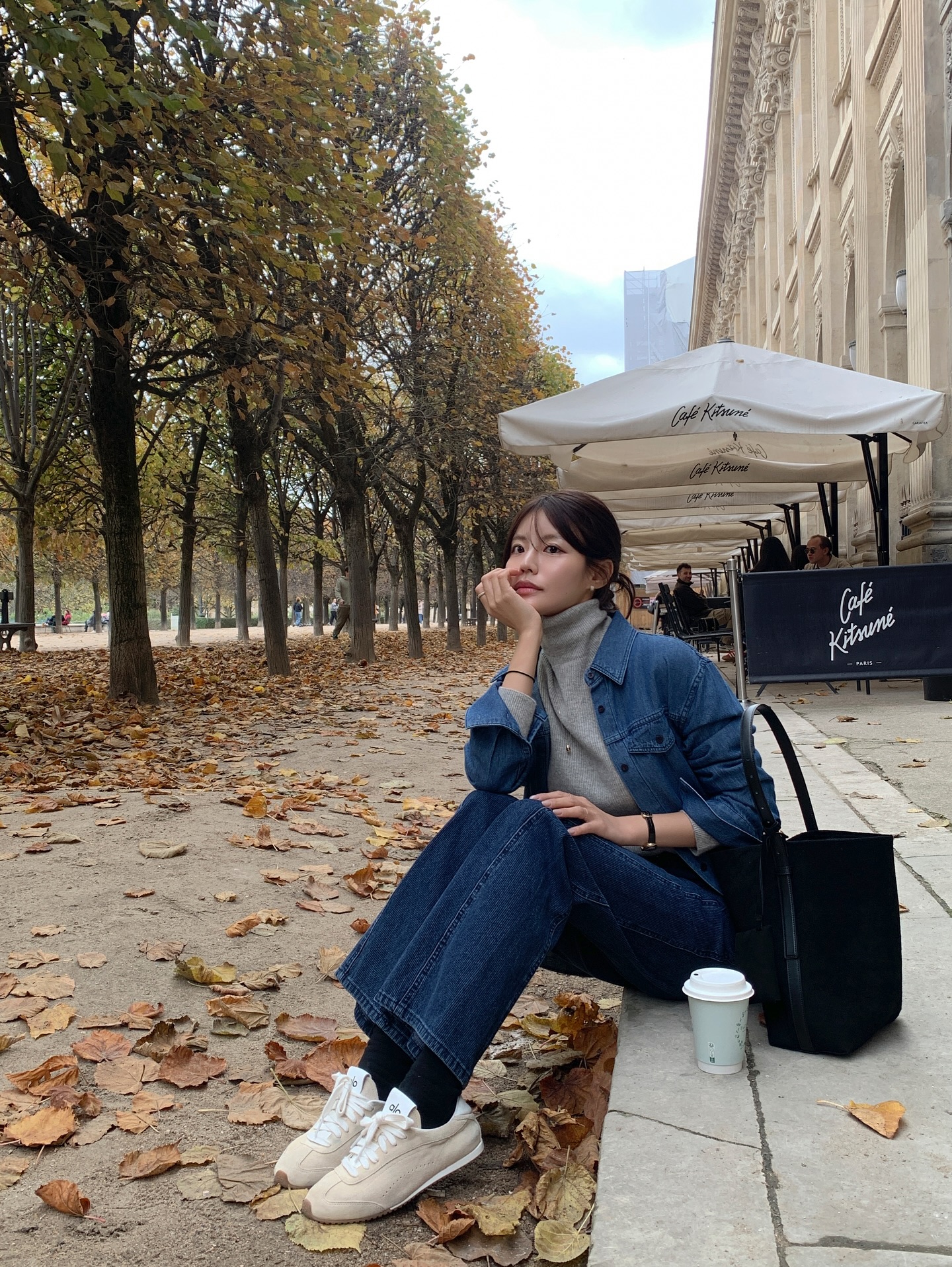 Giày đi với quần jeans: Phải chọn đúng 5 kiểu này thì mới sành điệu từng centimet - Ảnh 12.