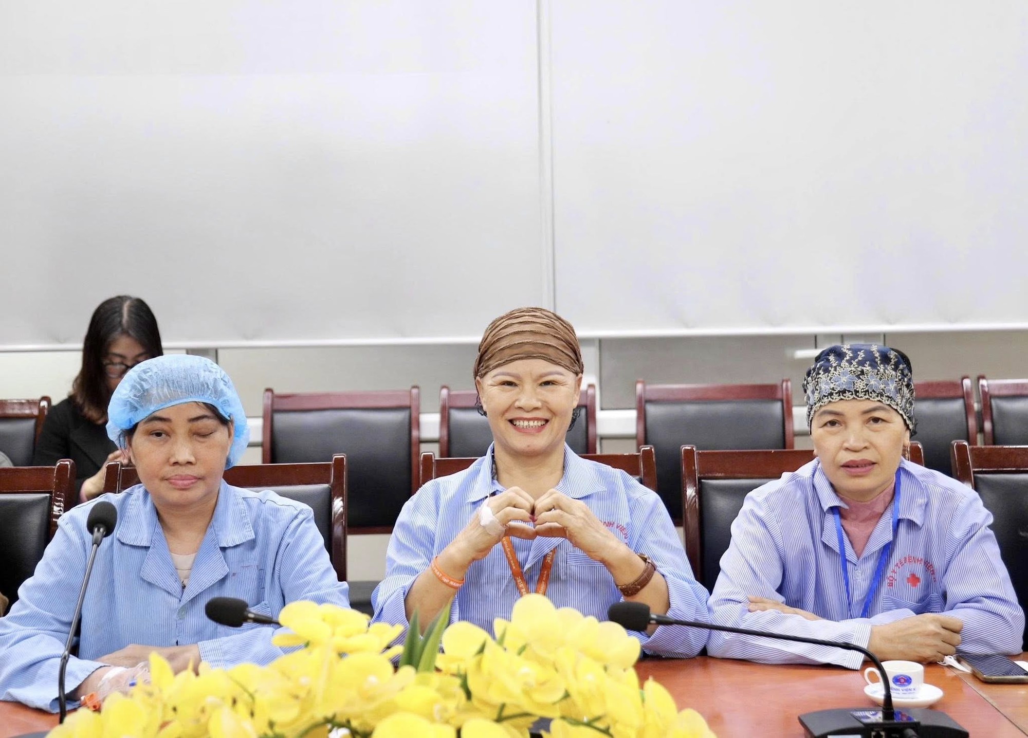 Ngày 20/11 bên giường bệnh K: Nơi những thầy cô từng ngày từng giờ vẫn đau đáu niềm tin sẽ trở về dưới mái trường- Ảnh 3. Ngày 20/11 bên giường bệnh K: Nơi những thầy cô từng ngày từng giờ vẫn đau đáu niềm tin sẽ trở về dưới mái trường- Ảnh 3.