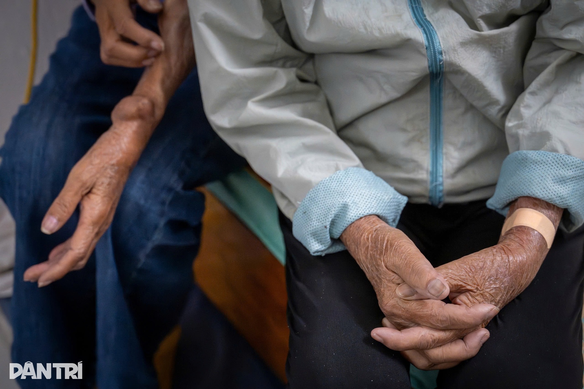 Những phận người chật vật theo từng đợt rét tại xóm chạy thận Hà Nội - 11