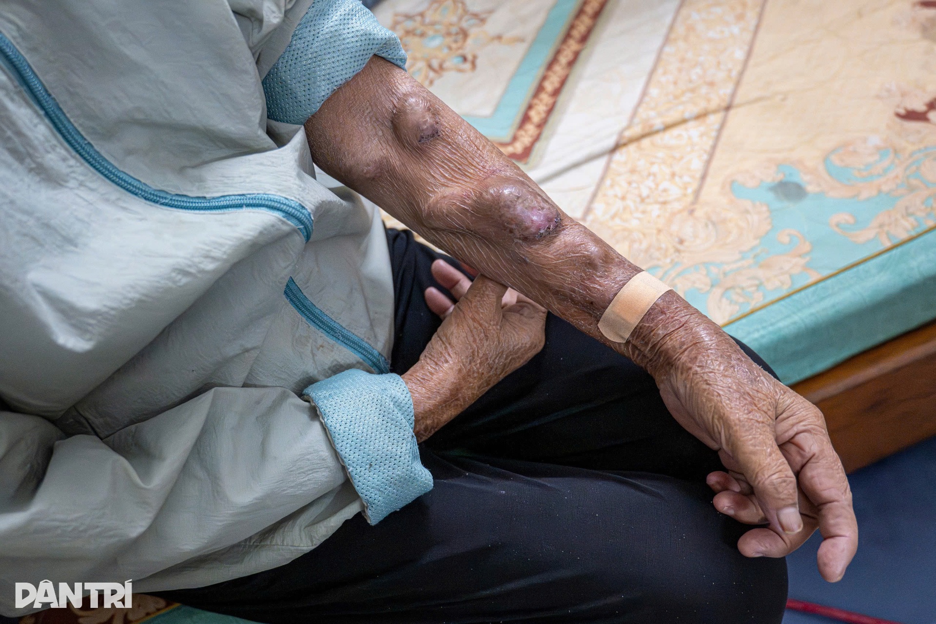 Những phận người chật vật theo từng đợt rét tại xóm chạy thận Hà Nội - 12