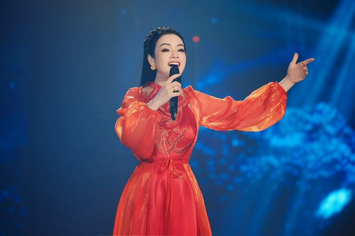 Nữ ca sĩ có học hàm tiến sĩ, vừa trở thành phó giáo sư là ai?- Ảnh 2.