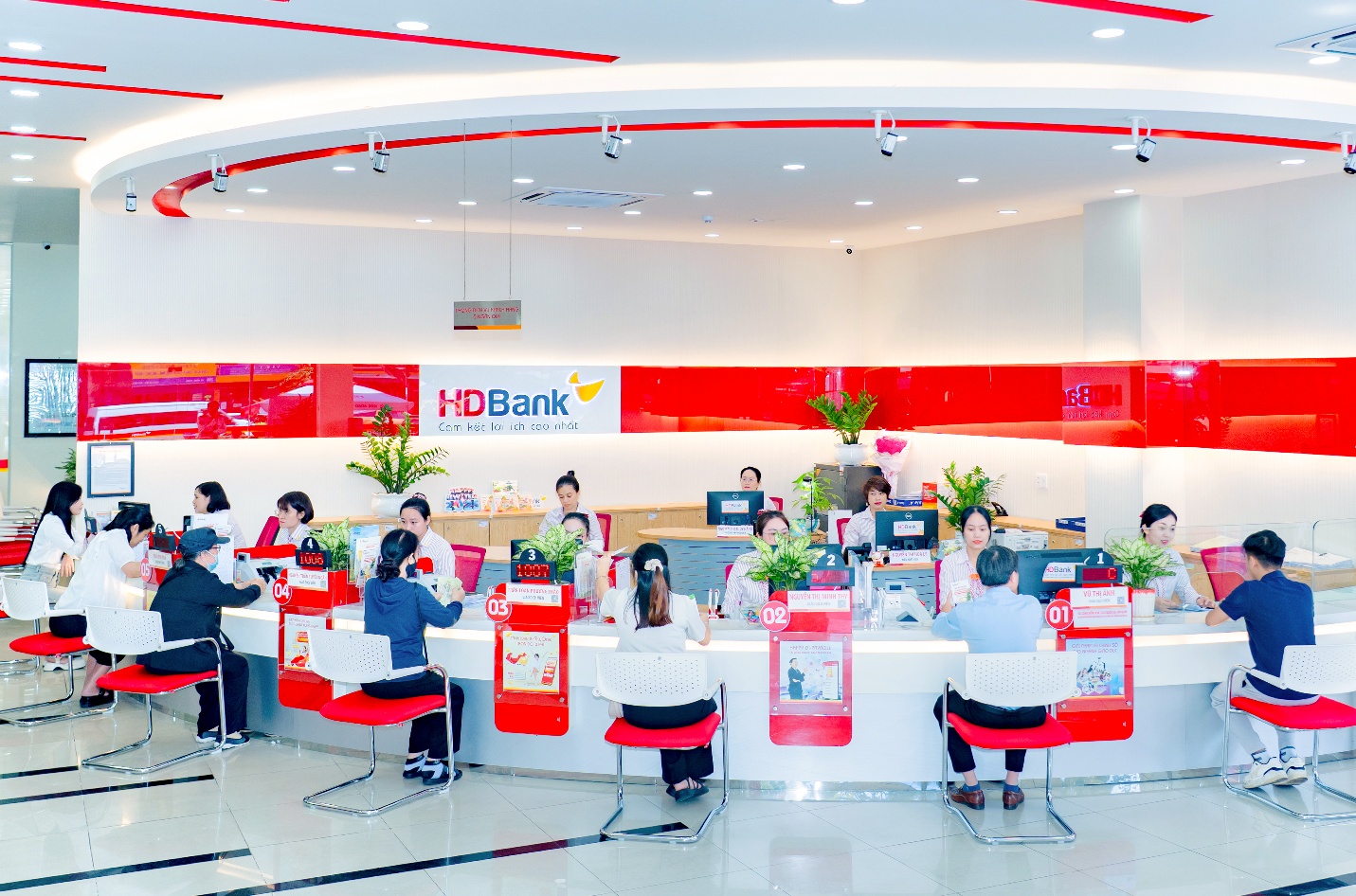 HDBank ra mắt chương trình “Tiết kiệm Tỷ phú” với giải thưởng lớn đặc biệt chưa từng có trị giá tới 3 tỷ đồng- Ảnh 2. HDBank ra mắt chương trình “Tiết kiệm Tỷ phú” với giải thưởng lớn đặc biệt chưa từng có trị giá tới 3 tỷ đồng- Ảnh 2.