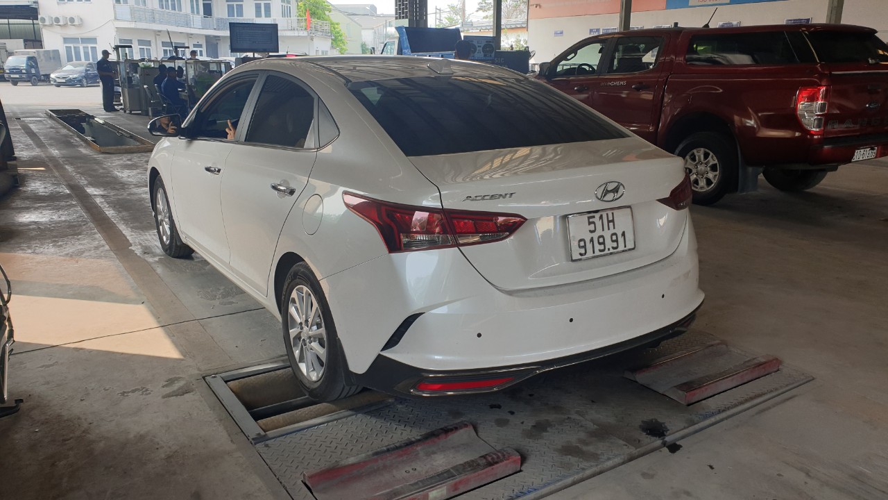 4 lỗi về đèn trên ô tô vẫn 'đậu' đăng kiểm - Ảnh 4.