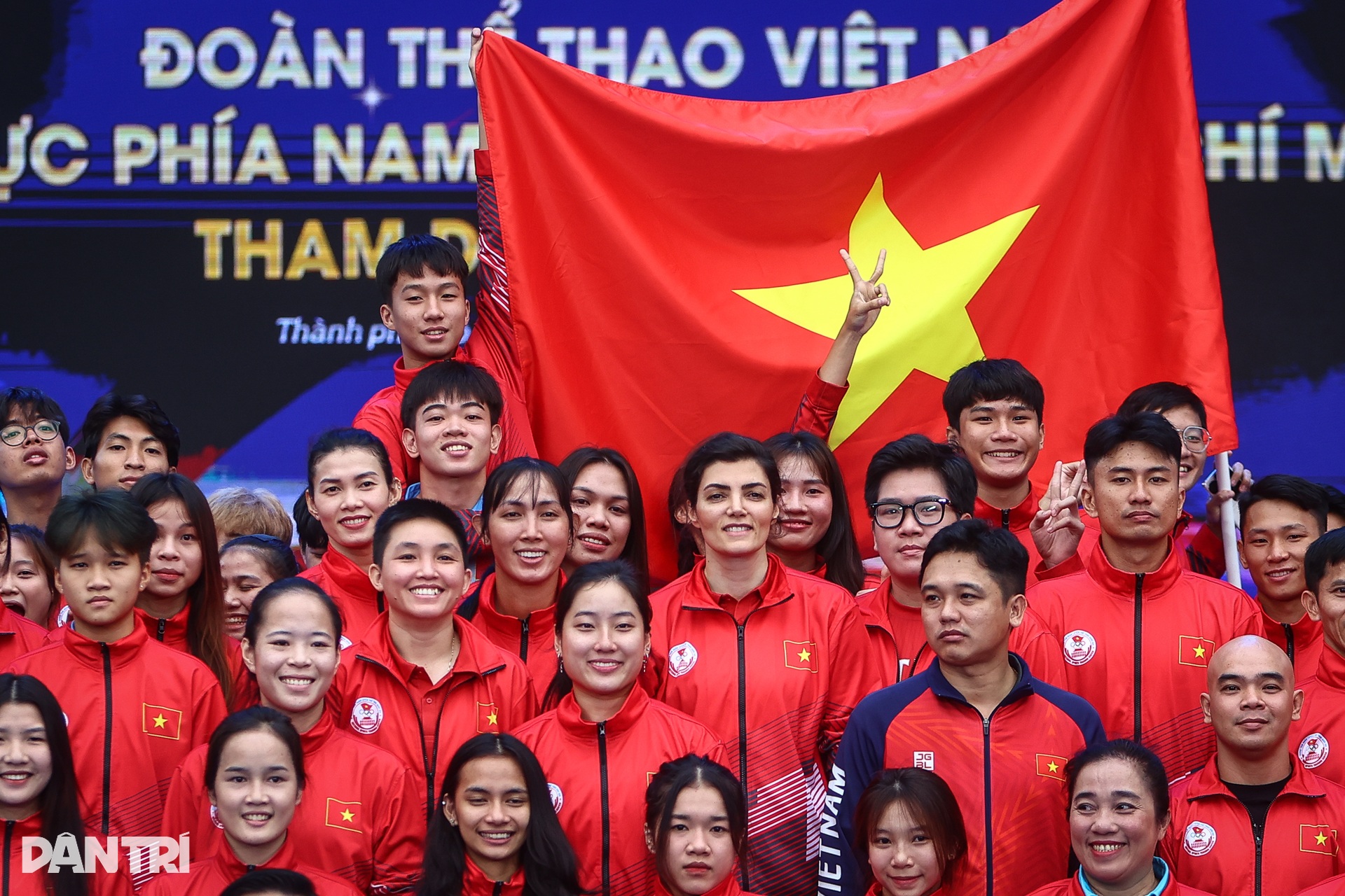 Hàng trăm VĐV hừng hực khí thế lên đường tranh tài SEA Games 33 - 11