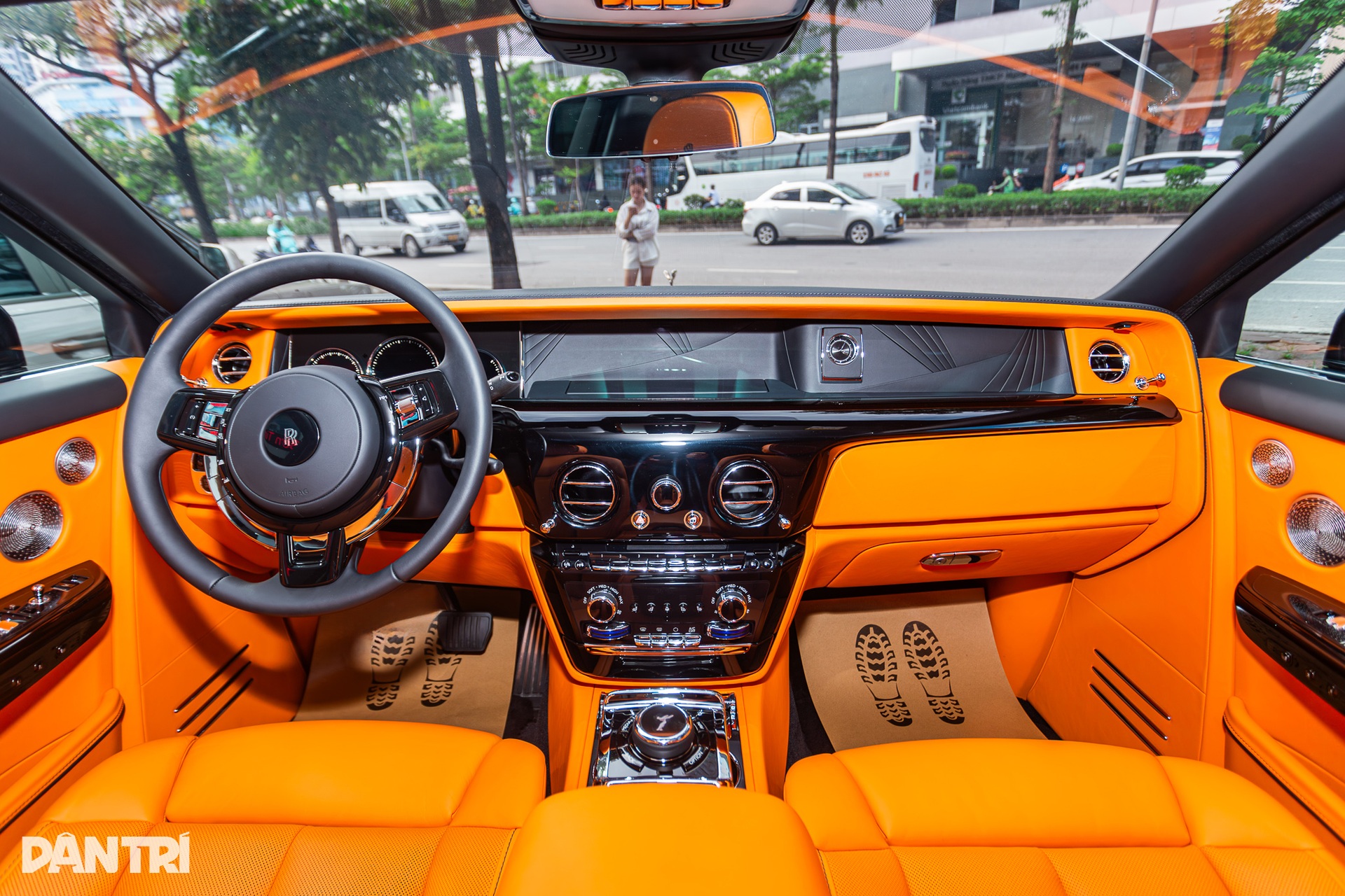 Rolls-Royce Phantom VIII chào giá 62 tỷ, rao 3 năm chưa tìm được người mua - 8