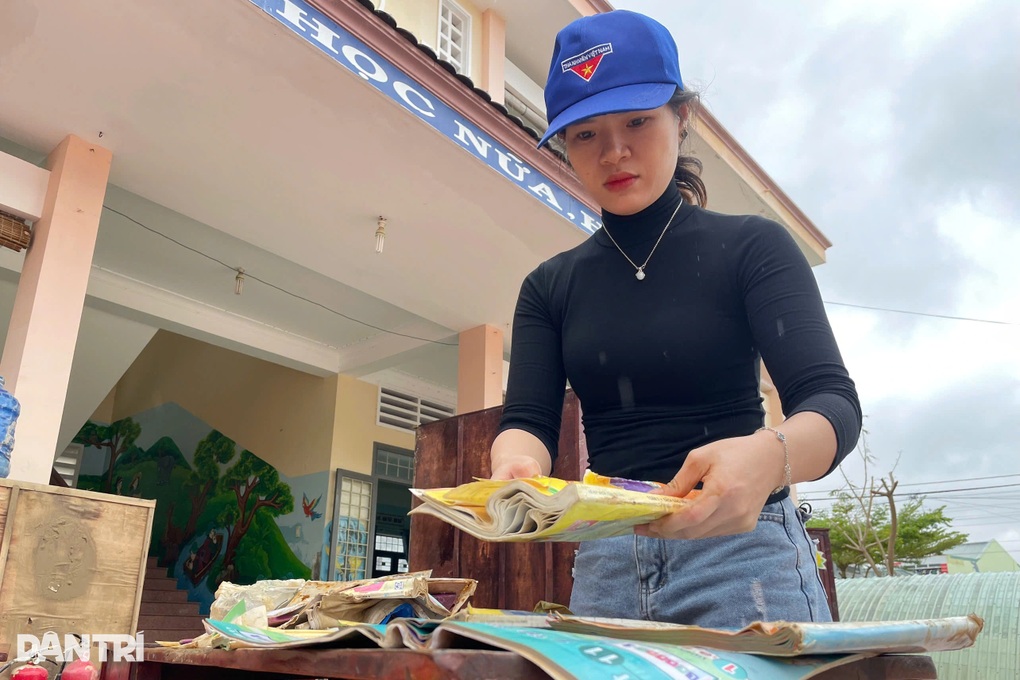 Trường học ngổn ngang sau bão, trong lớp có cả rắn - 2