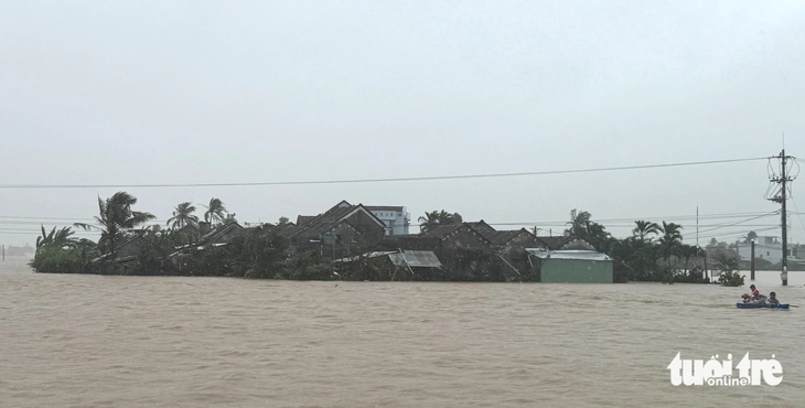 Lũ vượt mốc lịch sử, đã có 19 người chết: Đắk Lắk công bố tình huống khẩn cấp 2 tình huống khẩn cấp - Ảnh 2.