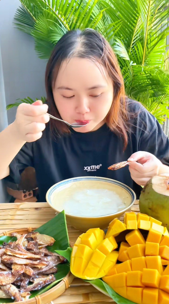 Khách phương xa Khách phương xa