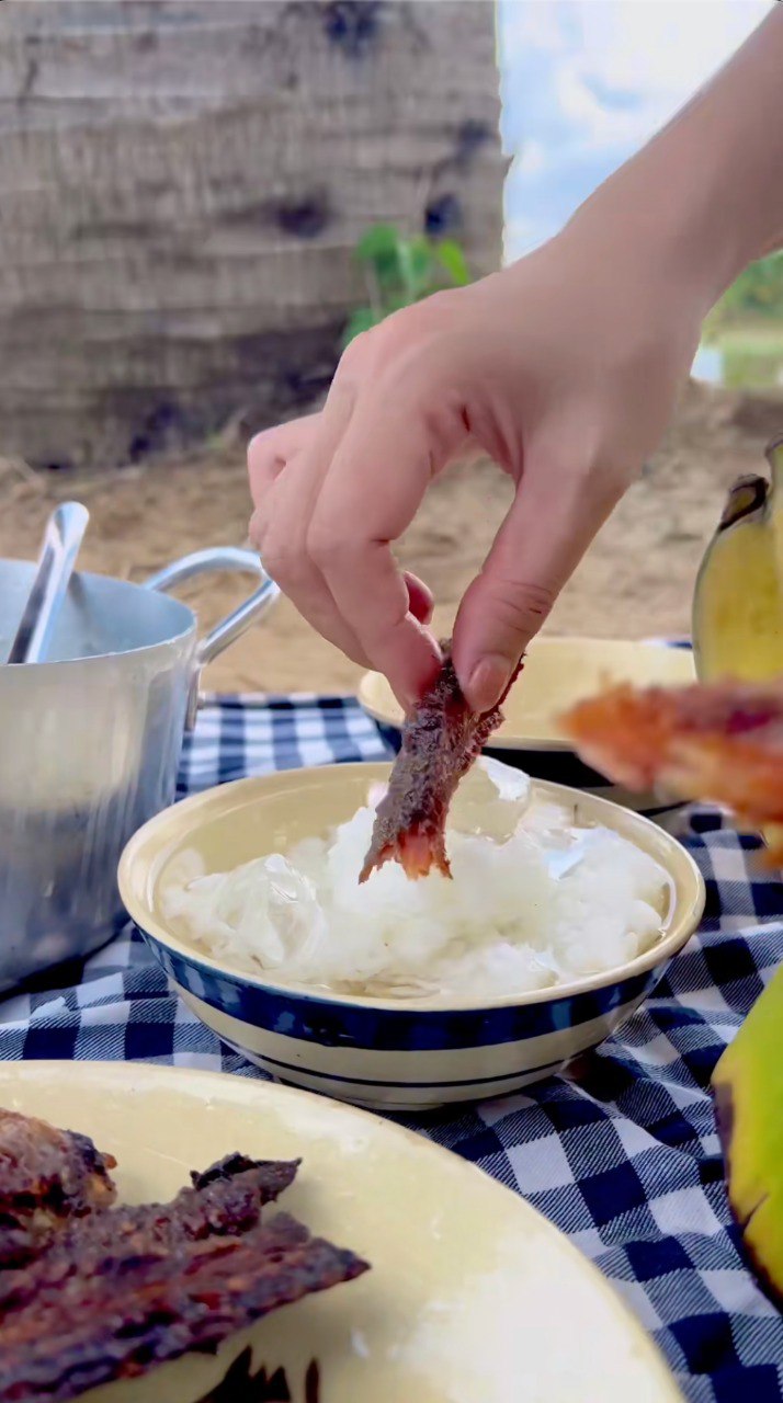 Khách phương xa Khách phương xa