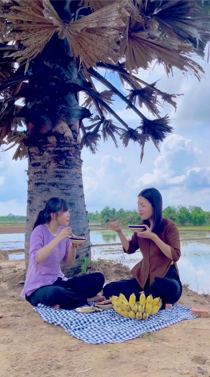 Khách phương xa Khách phương xa