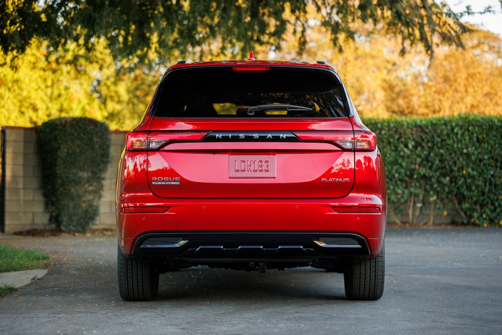 Cắt giảm ngân sách, Nissan “mượn” Mitsubishi Outlander làm xe PHEV đầu tiên - 2