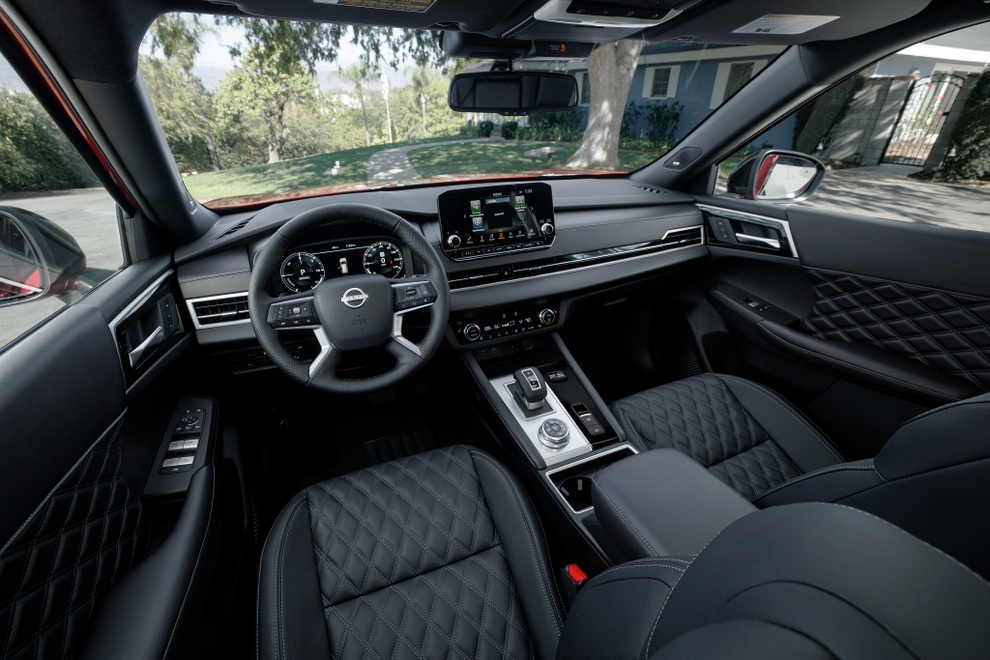 Cắt giảm ngân sách, Nissan “mượn” Mitsubishi Outlander làm xe PHEV đầu tiên - 3