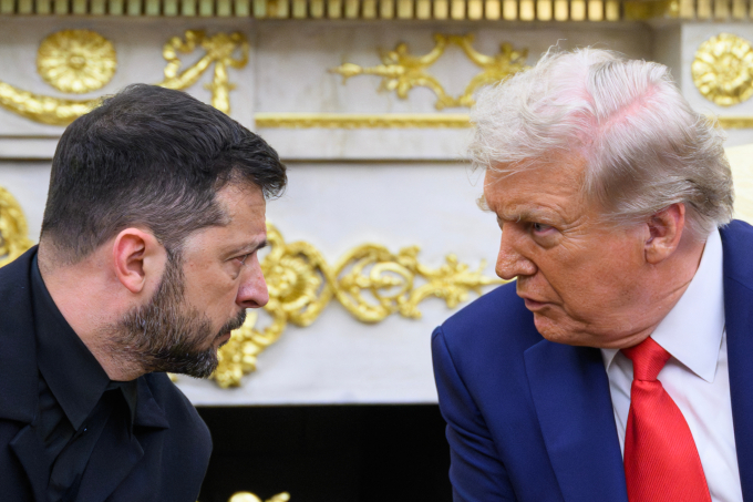 Tổng thống Mỹ Donald Trump (phải) gặp người đồng cấp Ukraine Volodymyr Zelensky tại Nhà Trắng ngày 18/8. Ảnh: AFP