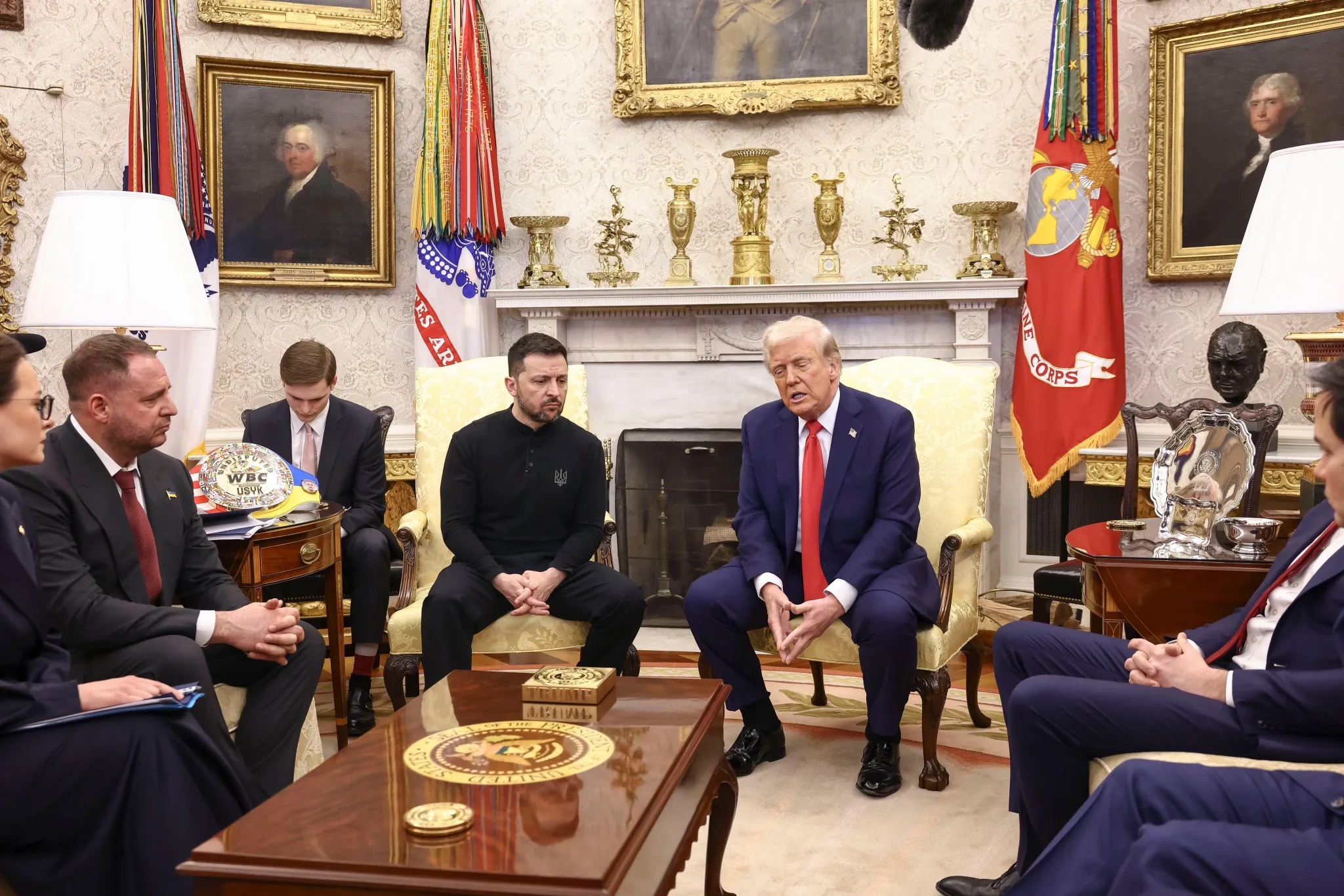 Ông Trump và ngoại giao 'vàng': Nhiều lãnh đạo thế giới tặng quà xa xỉ cho ông Trump - Ảnh 5.