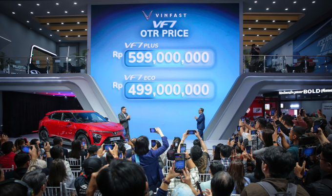 VinFast VF 7 trong lễ ra mắt tại thị trường Indonesia. Ảnh: VinFast