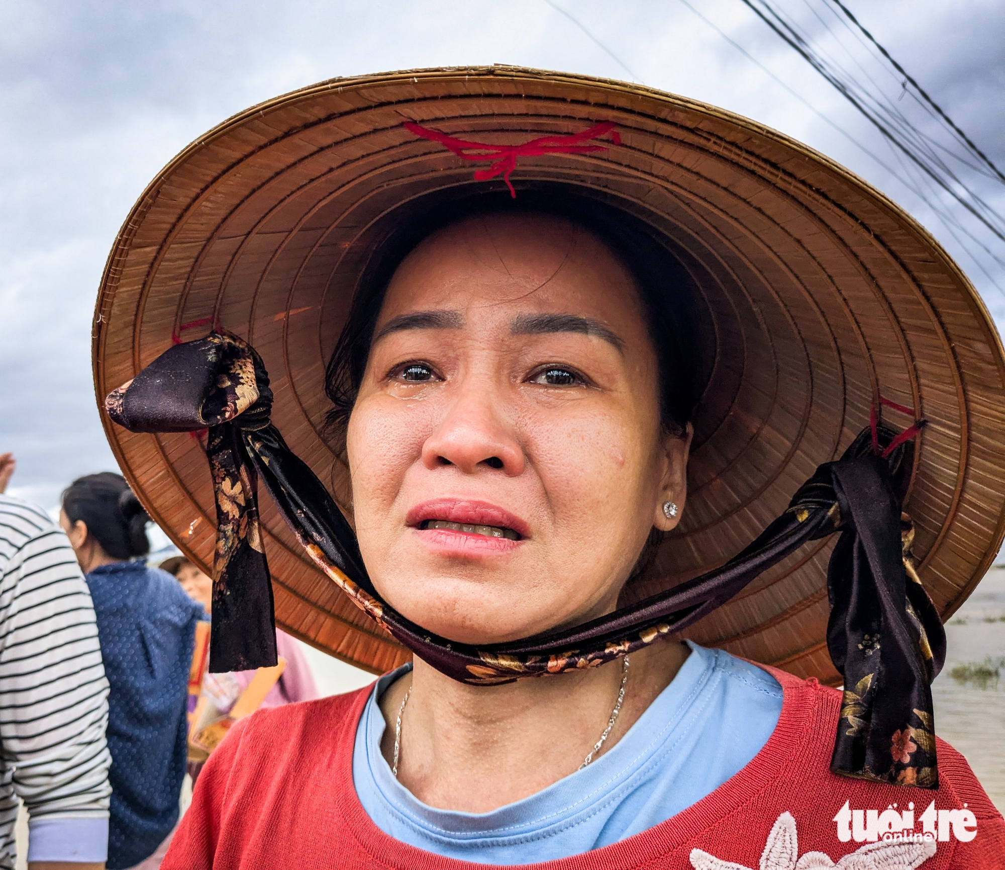 Báo Tuổi Trẻ cứu trợ khẩn cấp đồng bào ở rốn lũ Gia Lai - Ảnh 4.