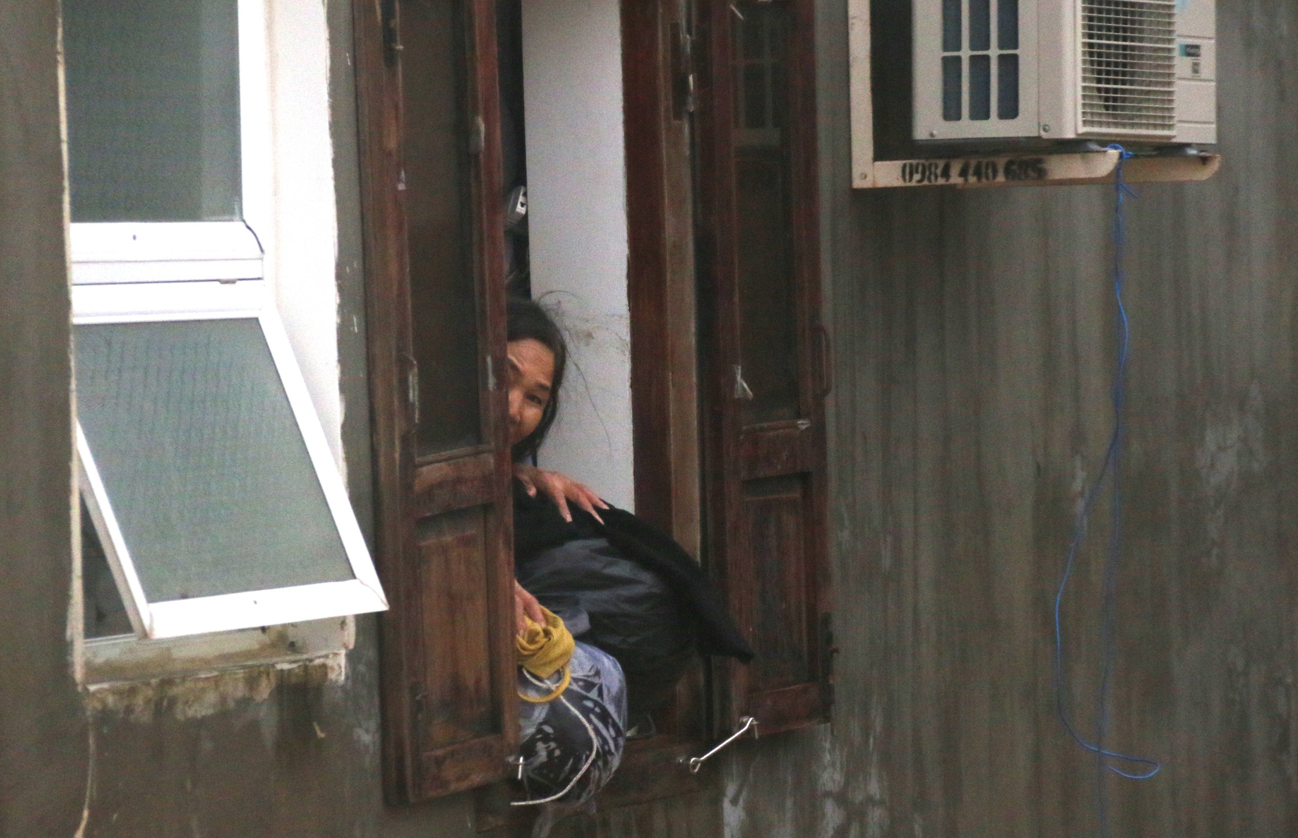 Hành trình giải cứu bé gái sơ sinh 20 ngày tuổi trong tâm lũ ở Khánh Hòa - Ảnh 6. Hành trình giải cứu bé gái sơ sinh 20 ngày tuổi trong tâm lũ ở Khánh Hòa - Ảnh 6.