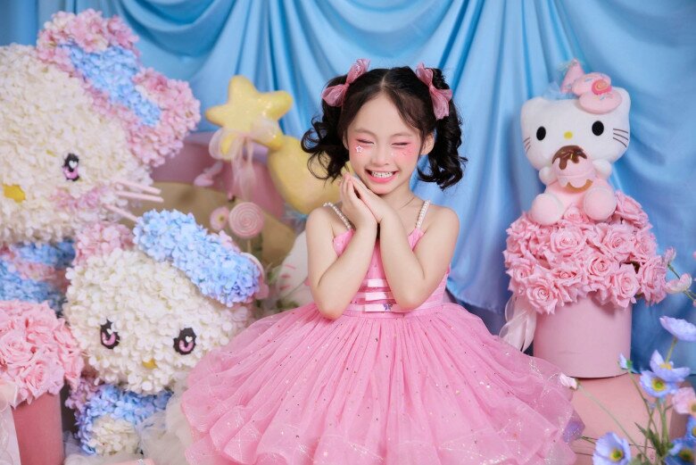 Bé Ốc có ngoại hình xinh xắn khi lên 5 tuổi.