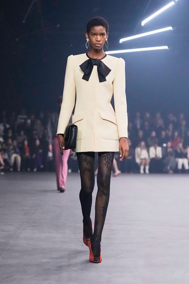 Những thiết kế dạ tweed nổi bật được săn đón trong mùa lạnh- Ảnh 2.