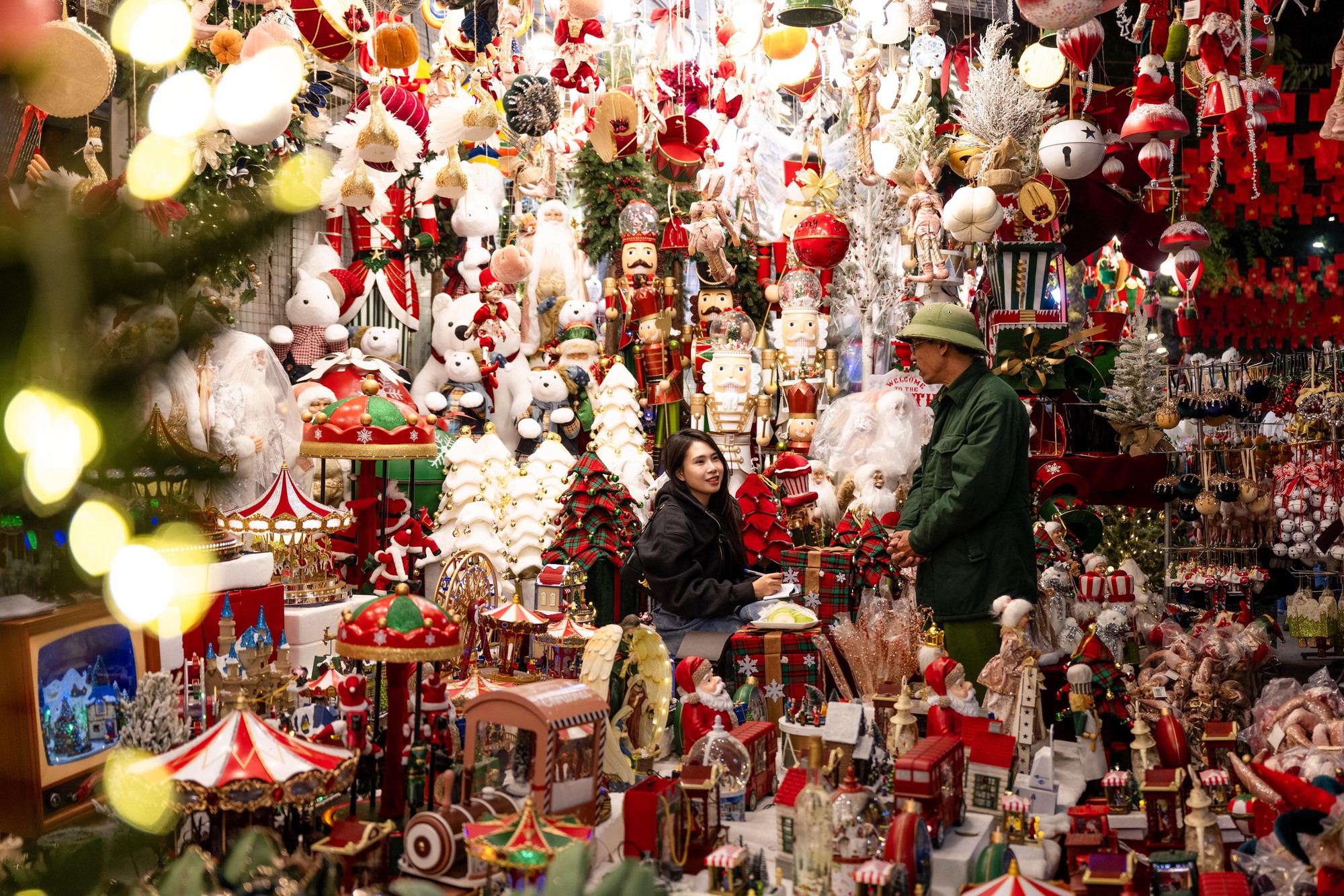 Clip: Giáng sinh Hàng Mã năm nay đỉnh thế!- Ảnh 2.