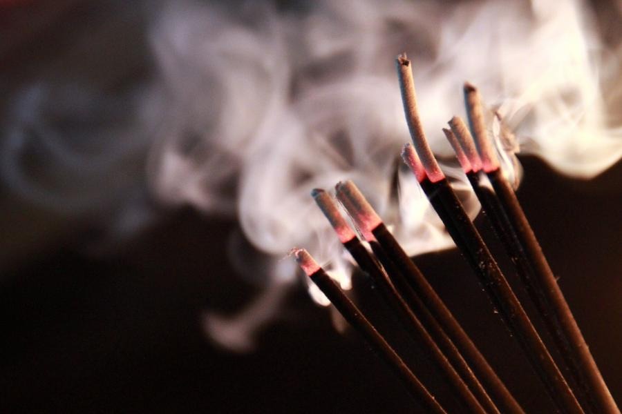 3 thời điểm không nên thắp hương- Ảnh 2.