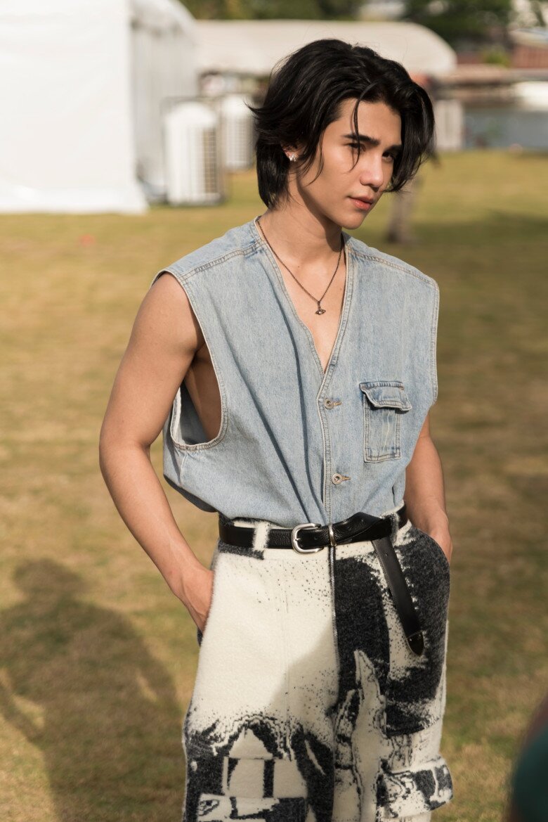 Nam nghệ sĩ nhận được nhiều sự yêu mến của khán giả Thái Lan.