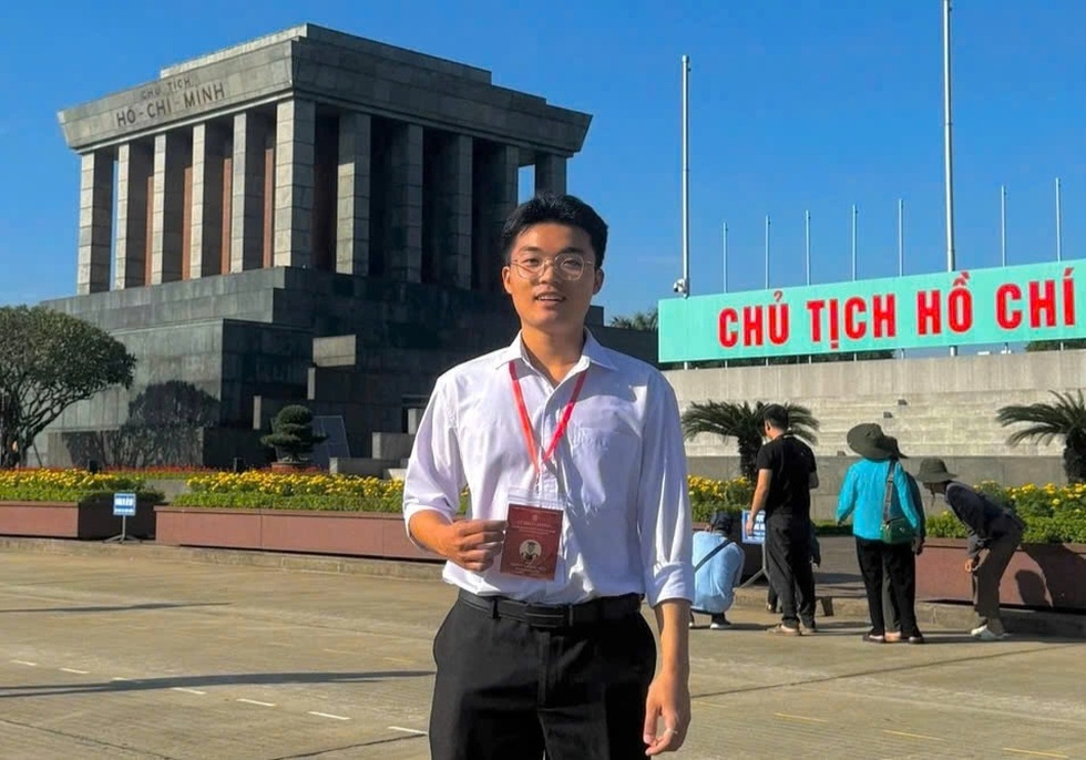 Từ “ông bố sinh viên” bất đắc dĩ đến thủ khoa tốt nghiệp  - 2