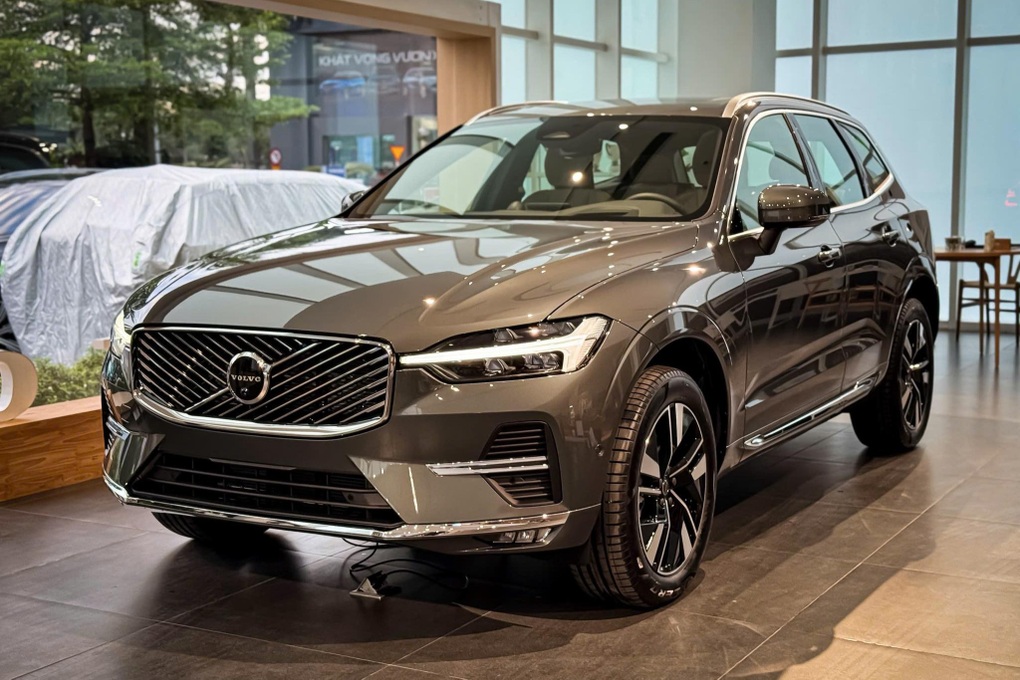 Loạt xe hybrid cắm sạc ra mắt khách Việt, có mẫu đi thuần điện tới 200km - 2