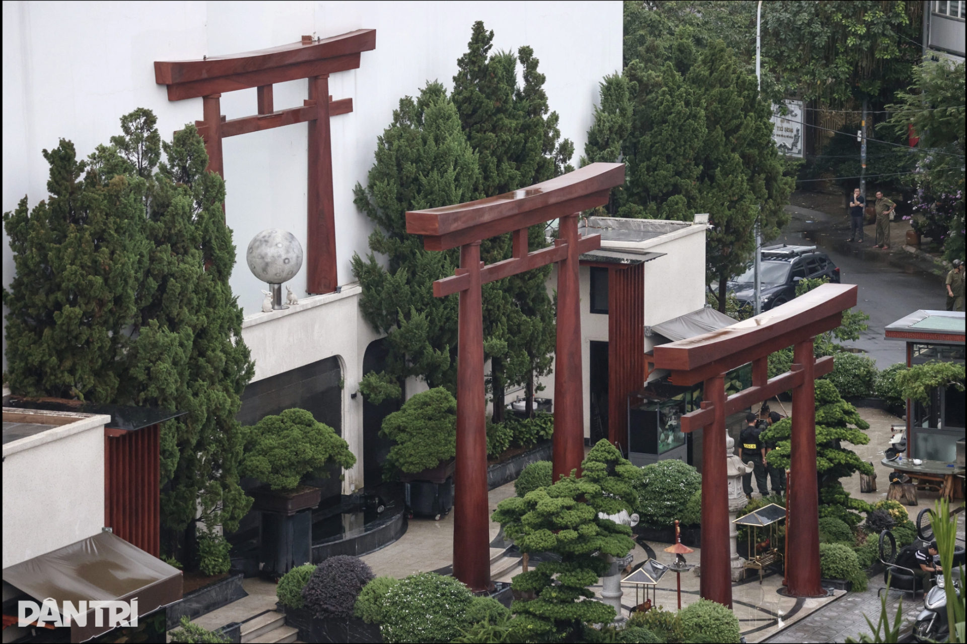 Toàn cảnh từ trên cao biệt phủ xa hoa 4000m2 của vợ chồng 