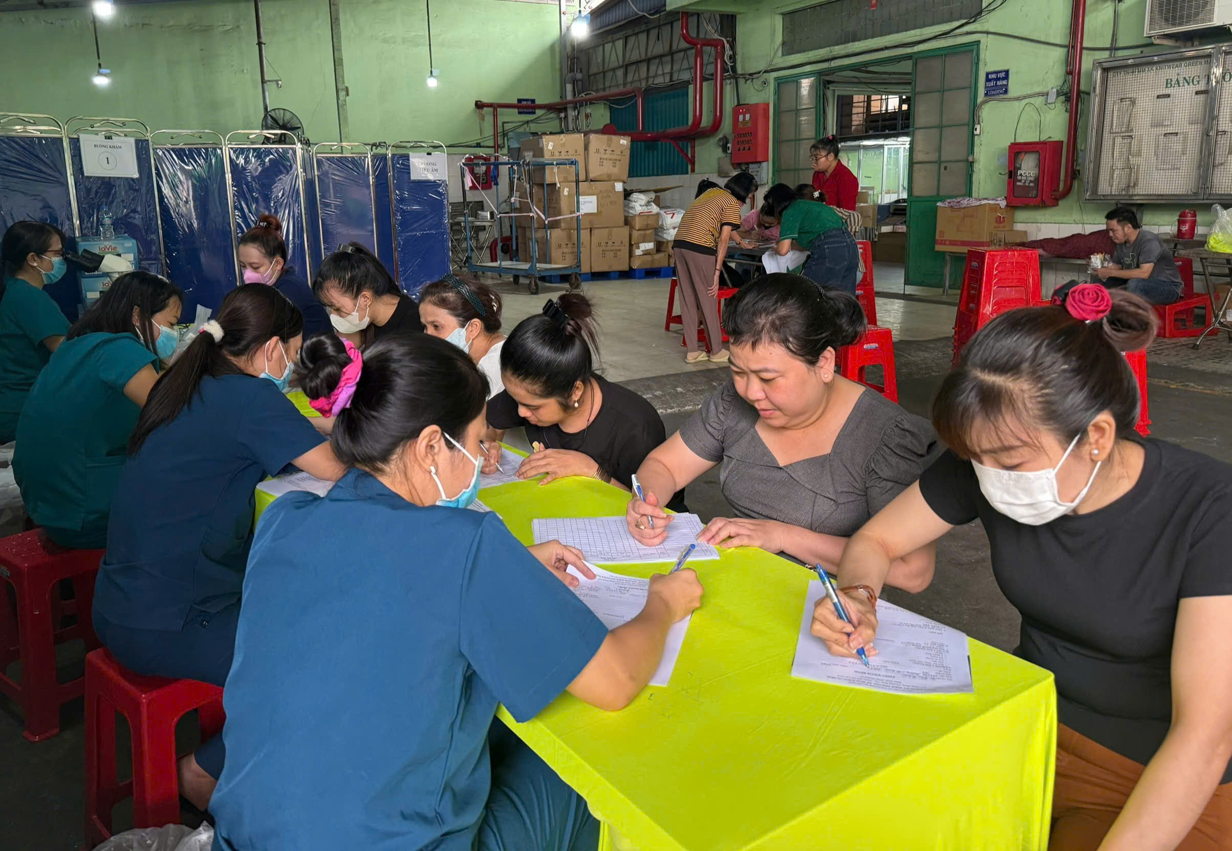 Chăm sóc sức khỏe cho lao động nữ tại các doanh nghiệp - Ảnh 5.