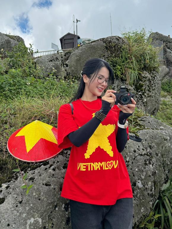 Diệp Lâm Anh, Mỹ Tâm, Hòa Minzy H'Hen Niê, Bùi Công Nam, sao Việt