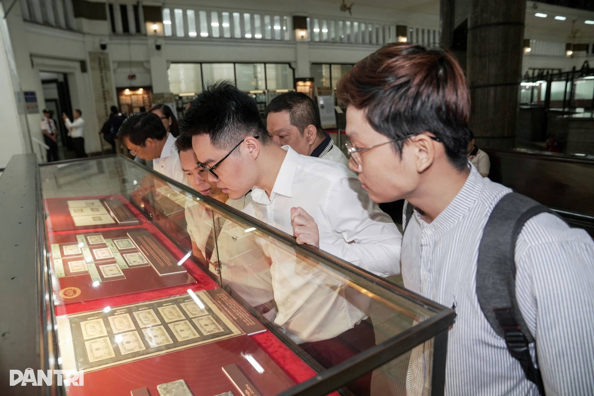 TPHCM lần đầu trưng bày hơn 1.500 hiện vật tiền Việt Nam qua các thời kỳ - 7
