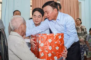 Ông Trần Cẩm Tú: 'Ưu tiên cao nhất cho nhiệm vụ cấp bách là cứu trợ nhân dân'