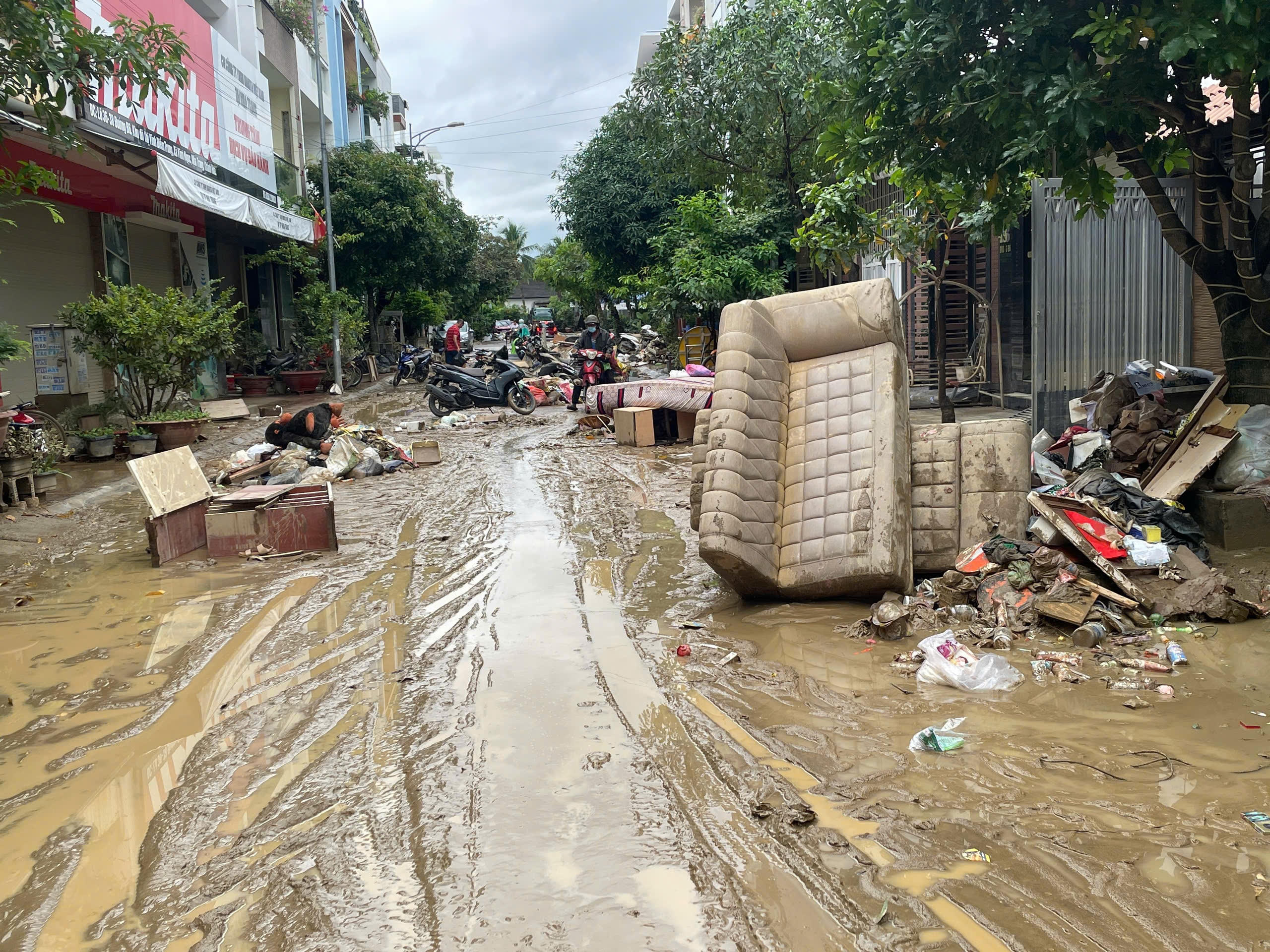 Người dân phố biển Nha Trang cần gì sau ngập lụt lịch sử?- Ảnh 9.