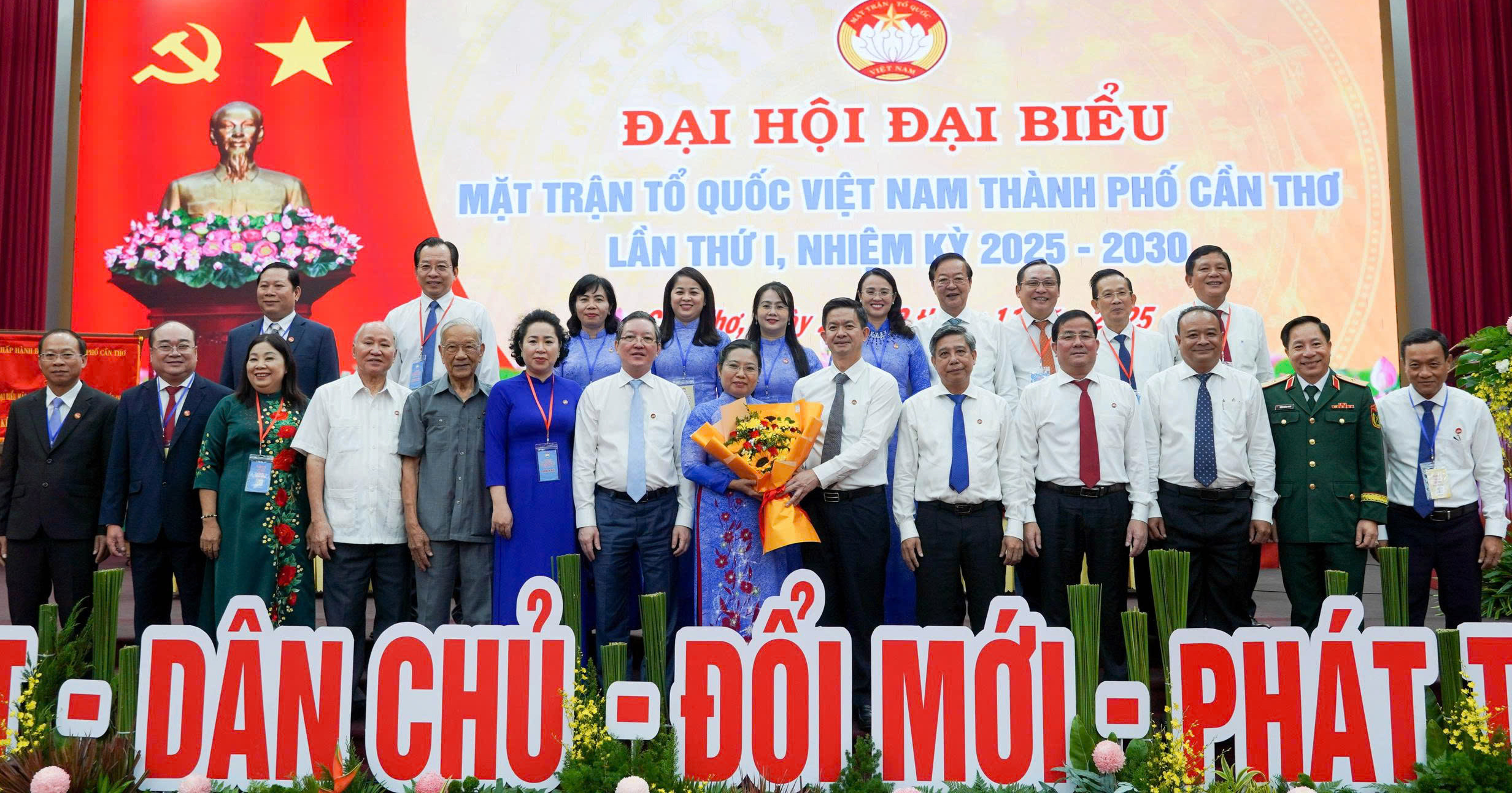 - Ảnh 2. - Ảnh 2.