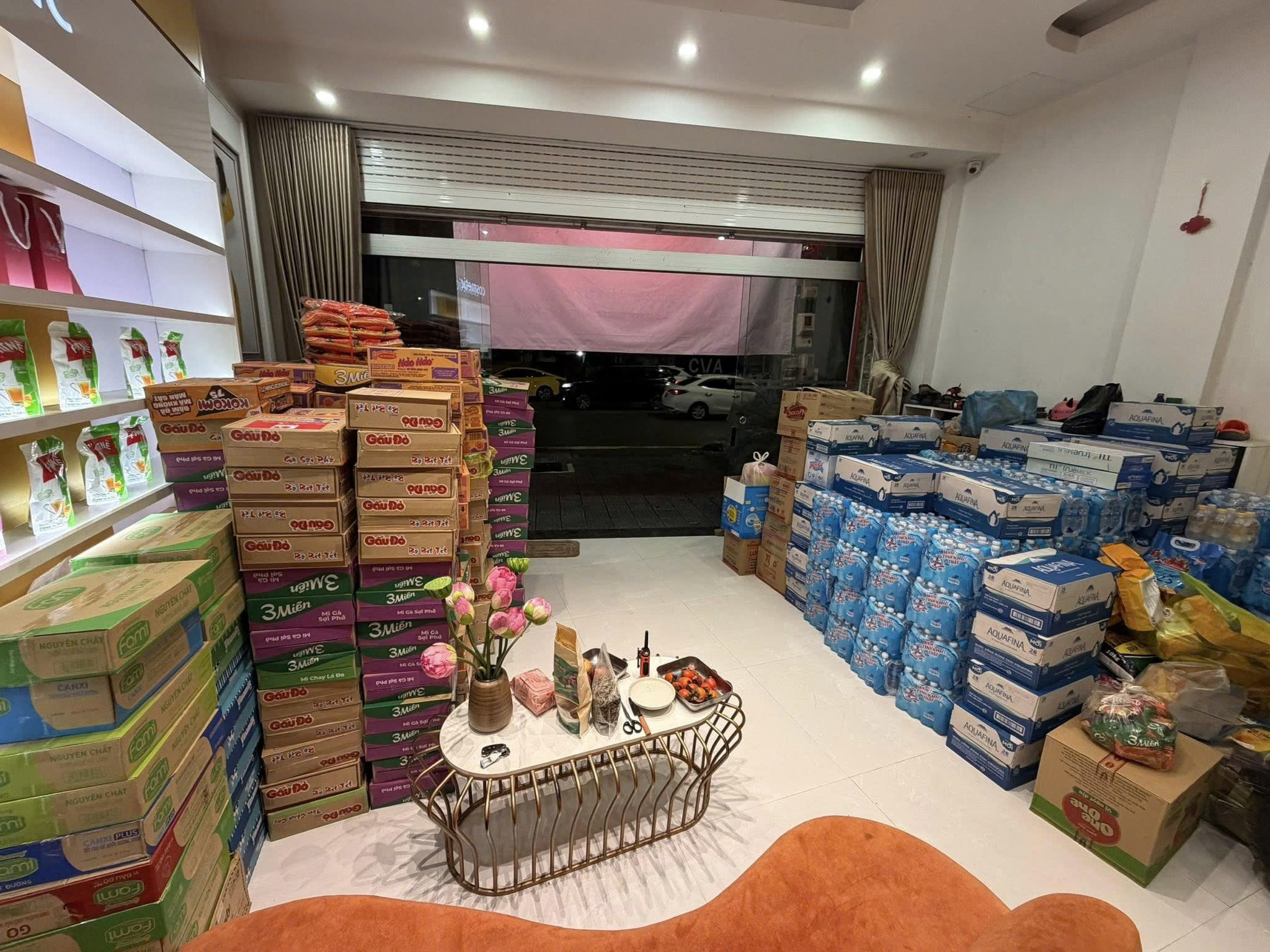 cứu trợ - Ảnh 10.