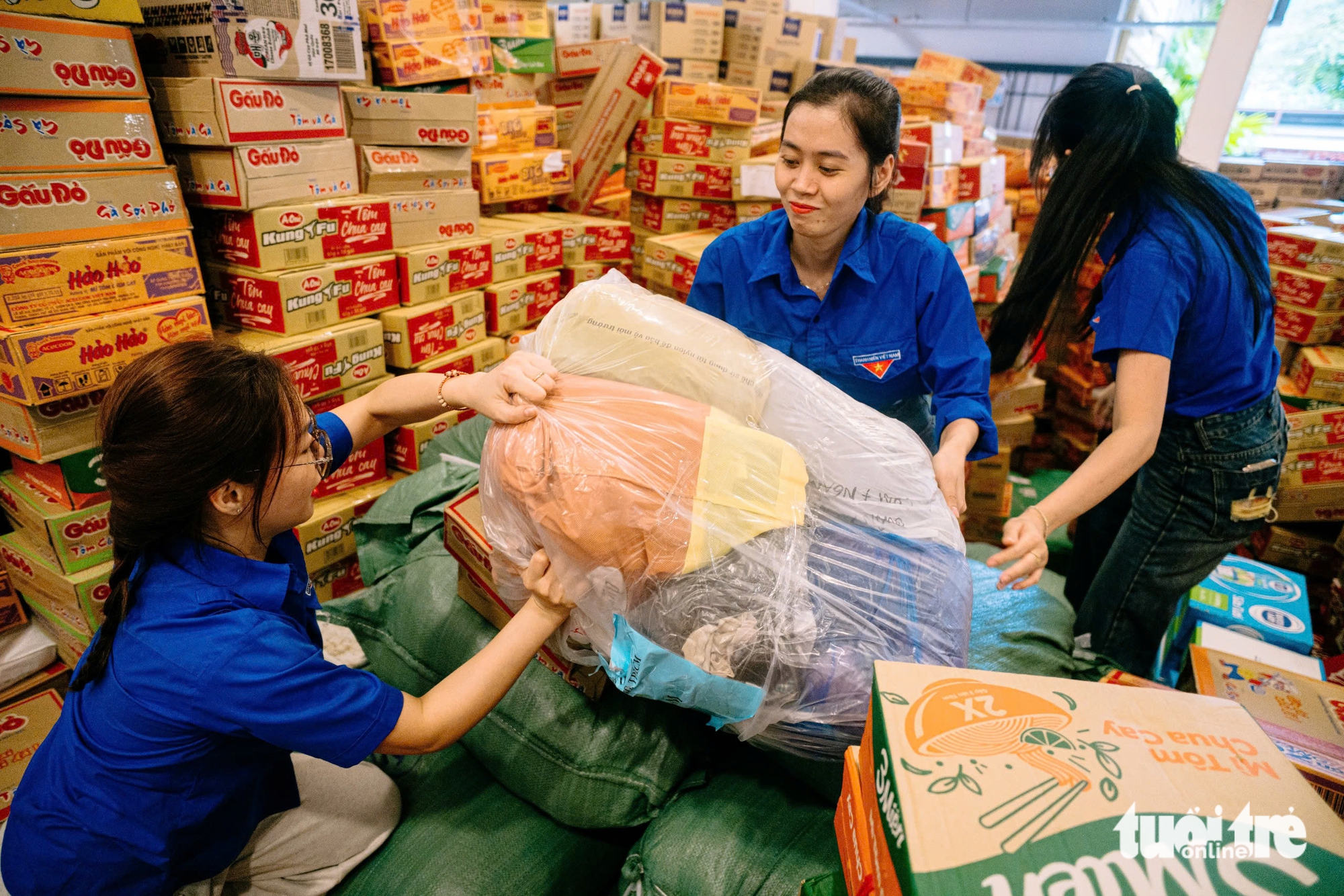 cứu trợ - Ảnh 11.