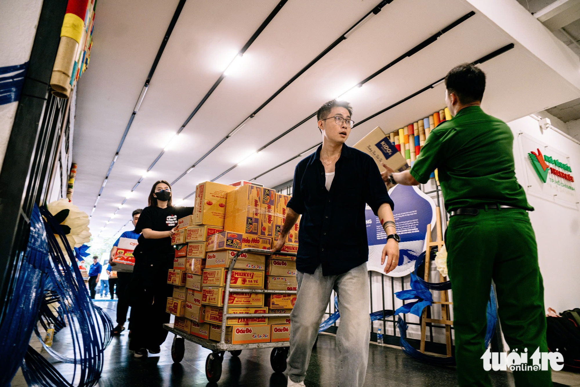 cứu trợ - Ảnh 13.