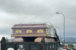 Hình ảnh xót xa từ rốn lũ Hòa Thịnh, Đắk Lắk