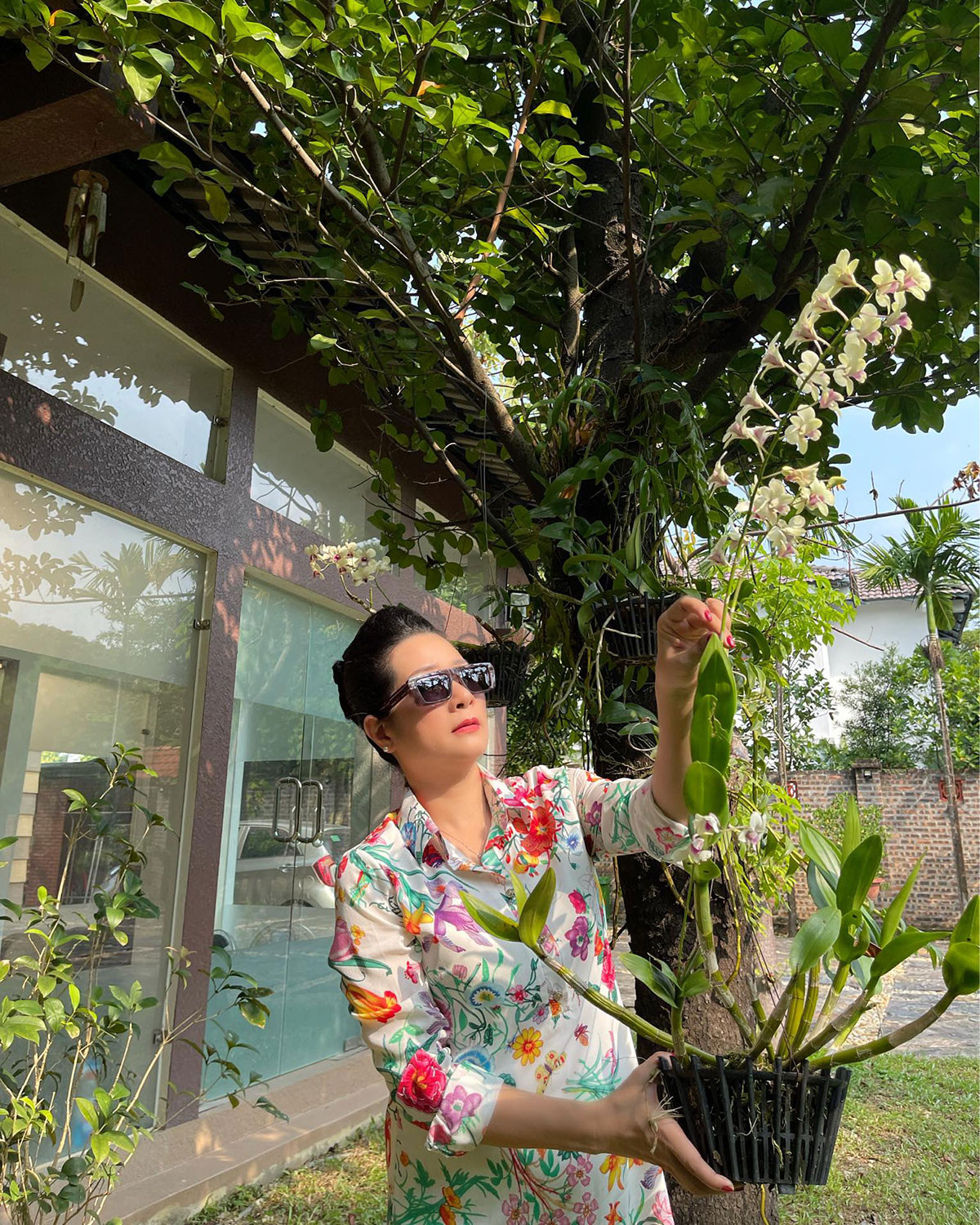 Nữ NSƯT 2 lần đò, chủ nhà vườn vài nghìn m2 ở Hà Nội: Tặng chồng cũ căn nhà ở TP.HCM, U60 có người thương 4 1763819767 404 Nu NSUT 2 lan do chu nha vuon vai nghin