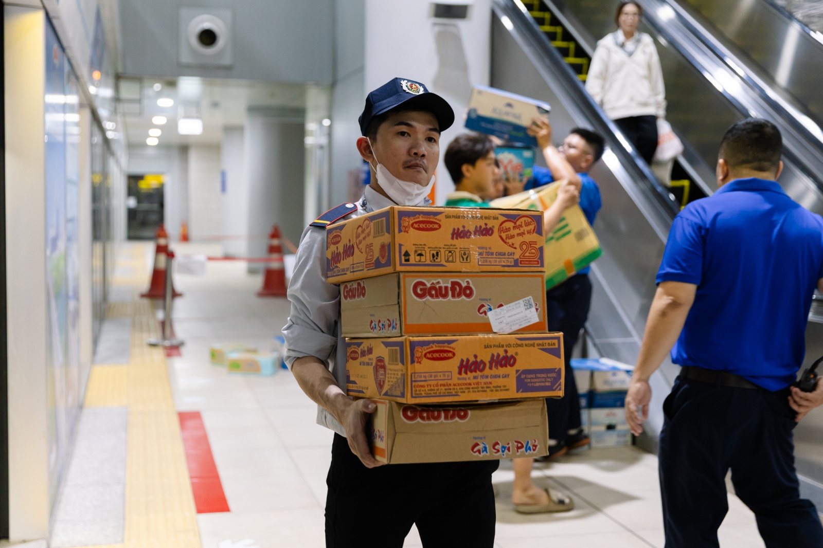 Cảnh tượng chưa từng thấy tại 14 nhà ga metro TPHCM- Ảnh 6.