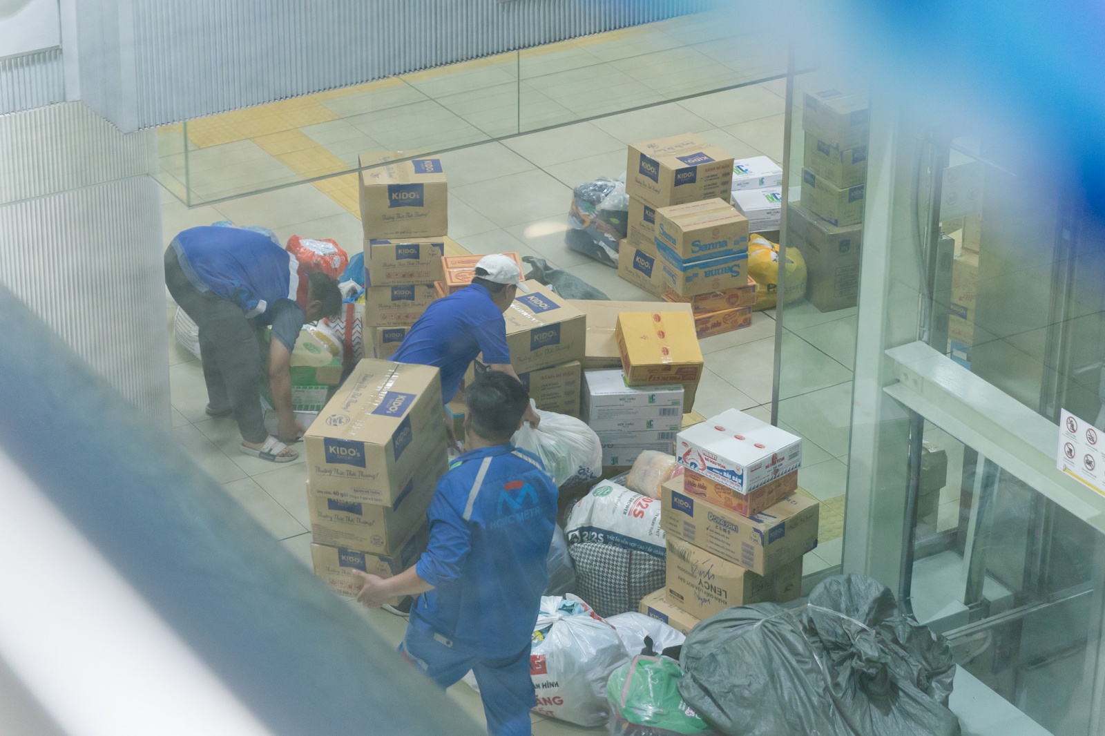 Cảnh tượng chưa từng thấy tại 14 nhà ga metro TPHCM- Ảnh 13.