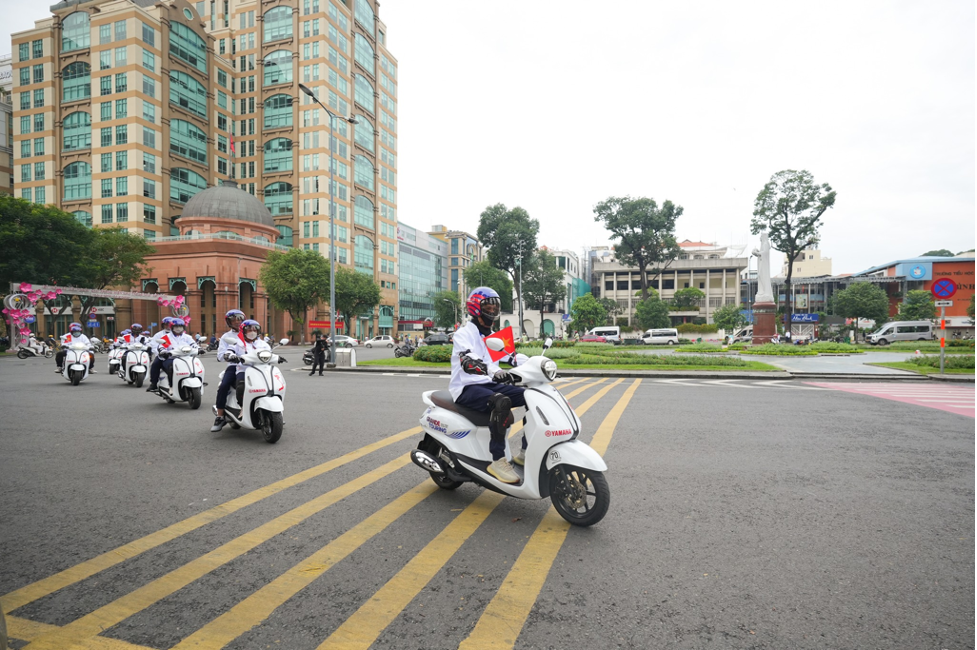 Trọng lượng nhẹ giúp xe dễ điều khiển.
Trọng lượng nhẹ giúp xe dễ điều khiển.