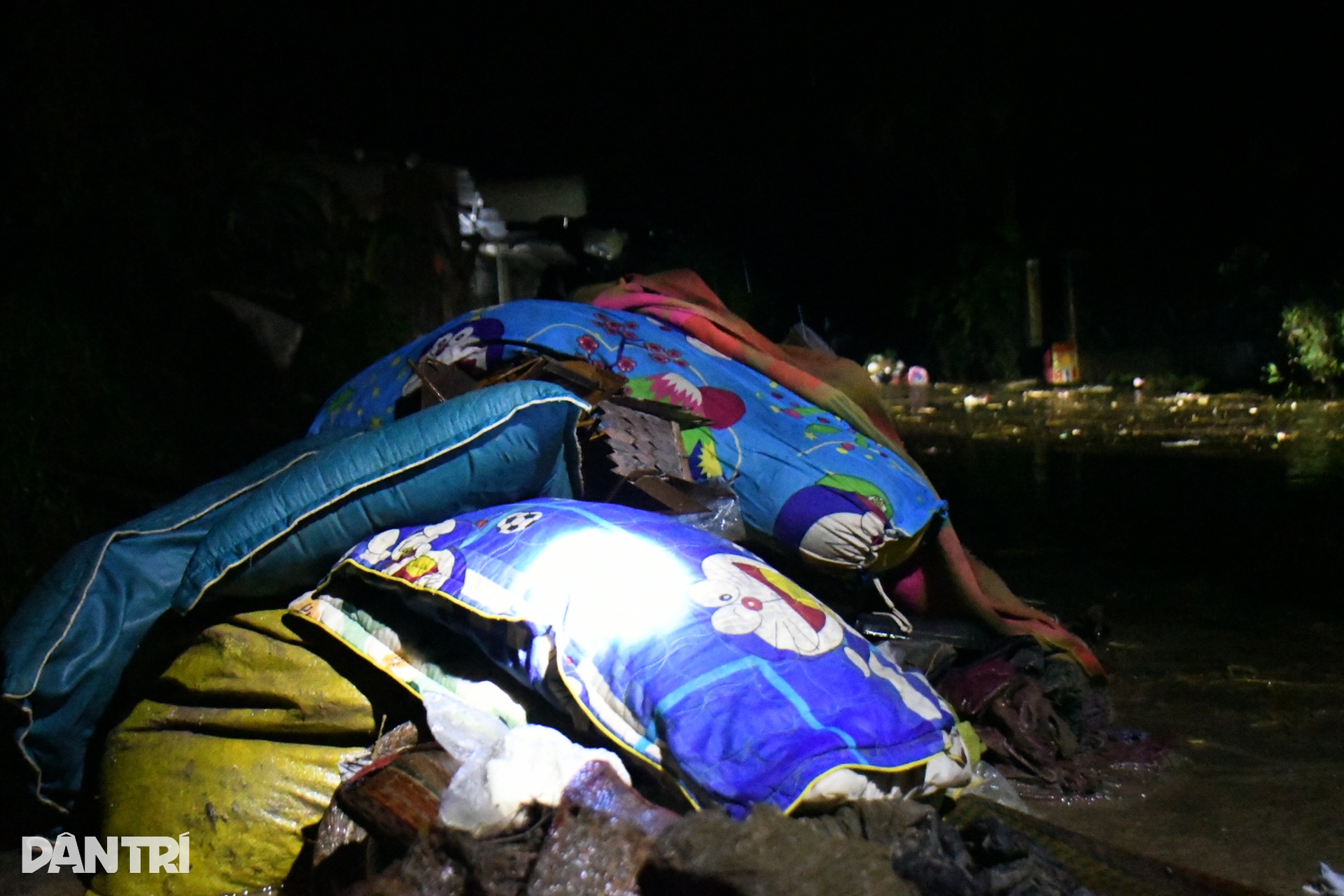 Nơi cơn đại hồng thủy vừa đi qua - 10