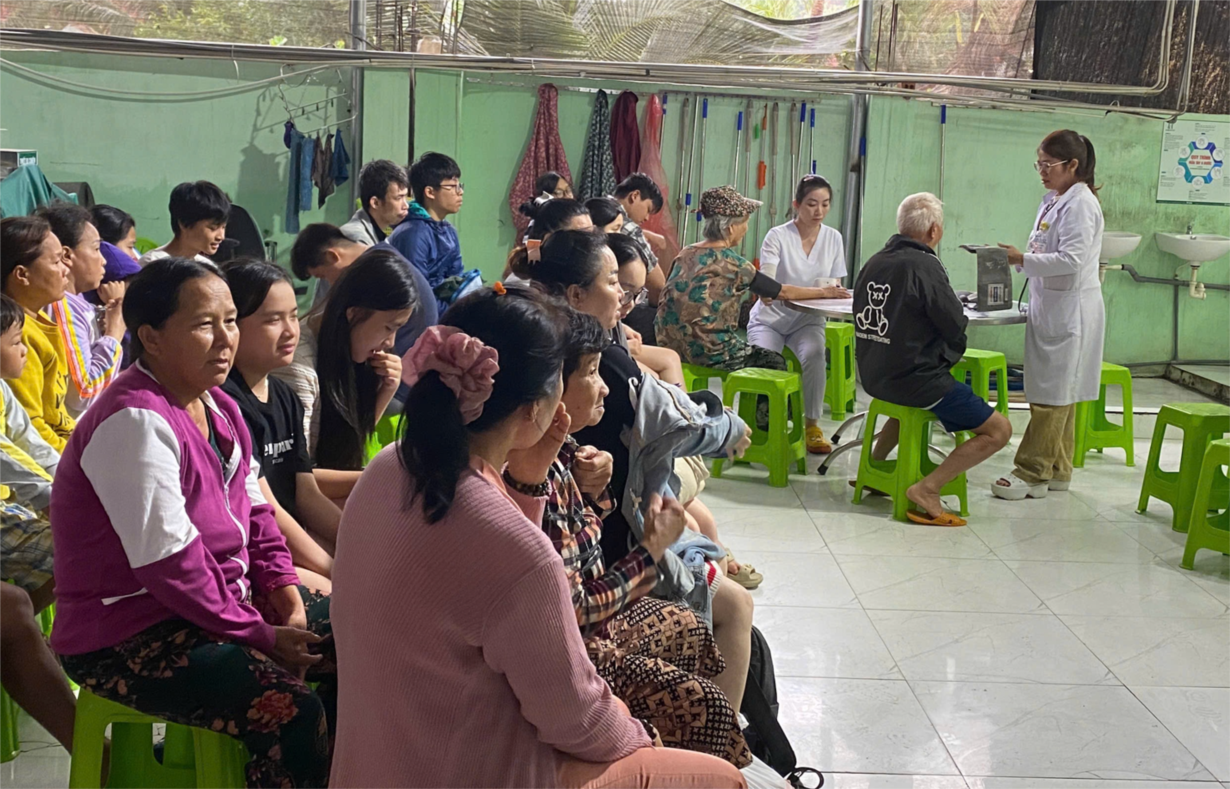 cứu trợ - Ảnh 8.