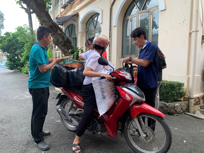 Danh sách địa điểm tiếp nhận hàng cứu trợ của TPHCM- Ảnh 3. Danh sách địa điểm tiếp nhận hàng cứu trợ của TPHCM- Ảnh 3.