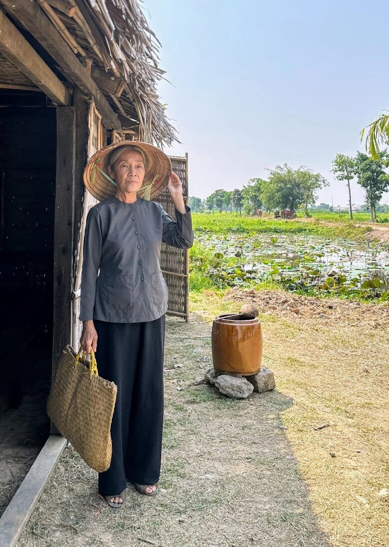 Diễn viên Thanh Hiền kể chồng có người khác: "Cô bồ muốn chọc tức tôi, viết tên chồng tôi và cô ấy lên cổ áo" 5 Nữ diễn viên trải qua nhiều truân chuyên đời thường.