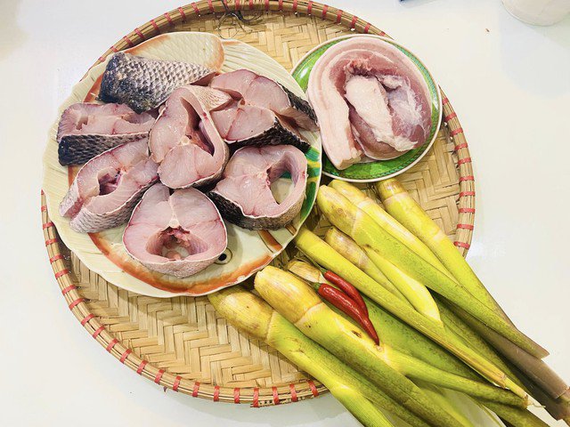 Nguyên liệu chuẩn bị món ngon ngày lạnh: Cá kho củ niễng