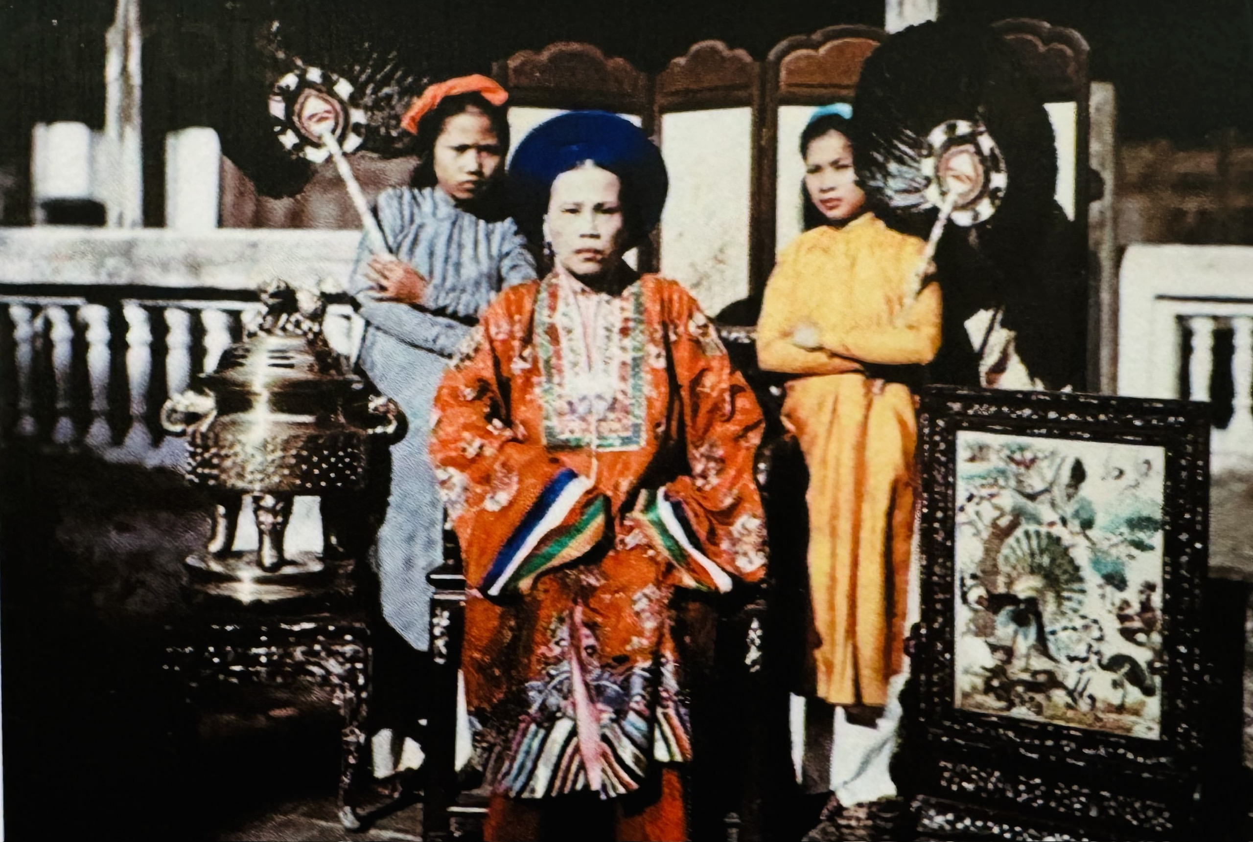 'Nam diện - y phục người Việt qua ba thế kỷ' có gì lạ?- Ảnh 4.